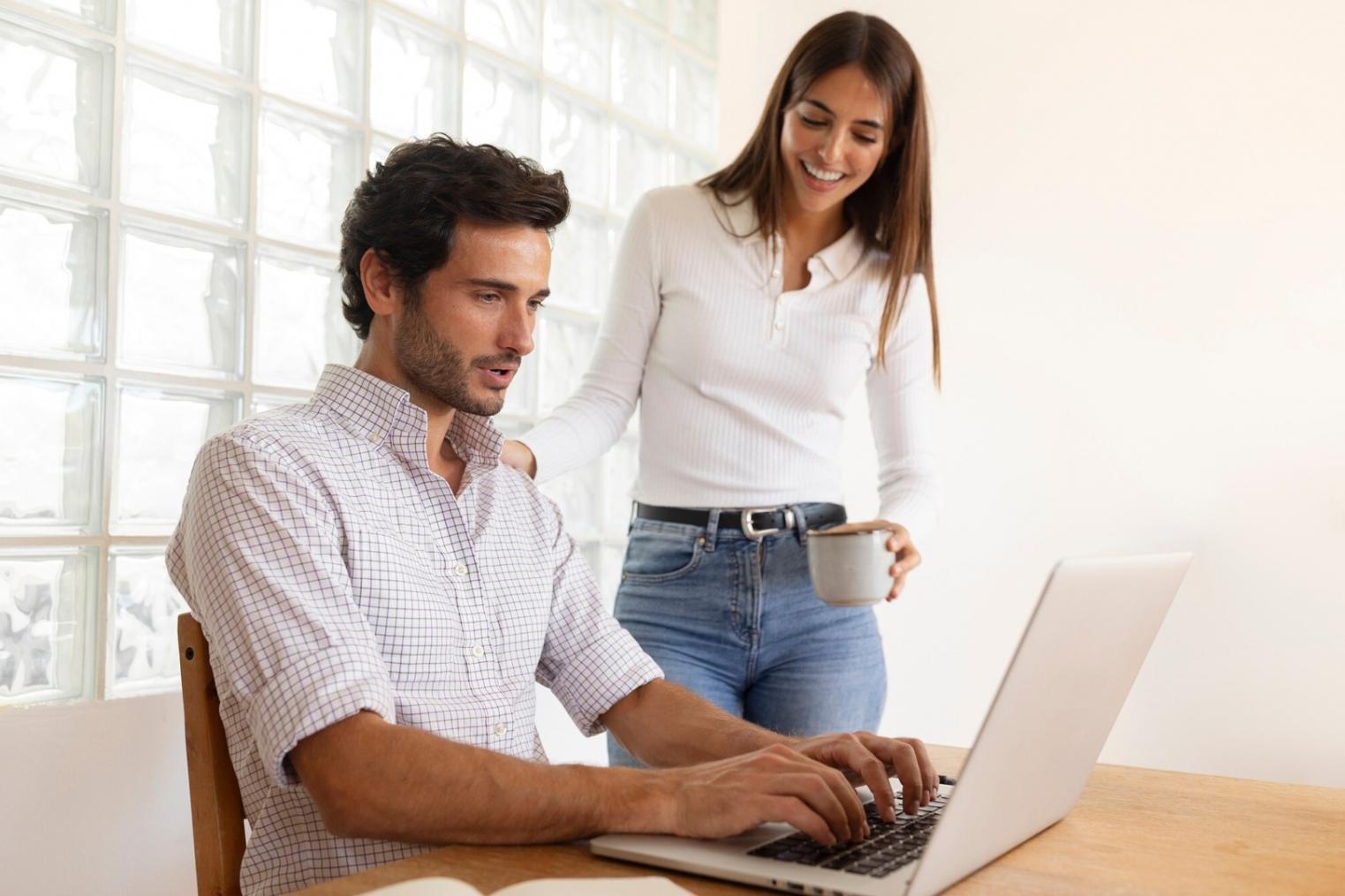 Espace de travail moderne avec documents financiers, graphiques et outils d'analyse budgétaire